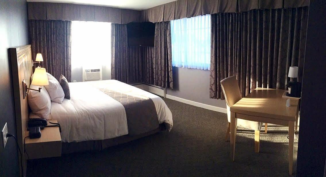 Red Lion Inn & Suites Abbotsford Exteriör bild
