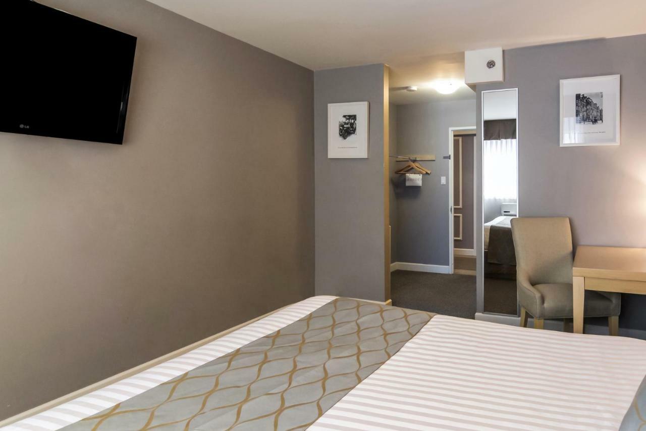 Red Lion Inn & Suites Abbotsford Exteriör bild